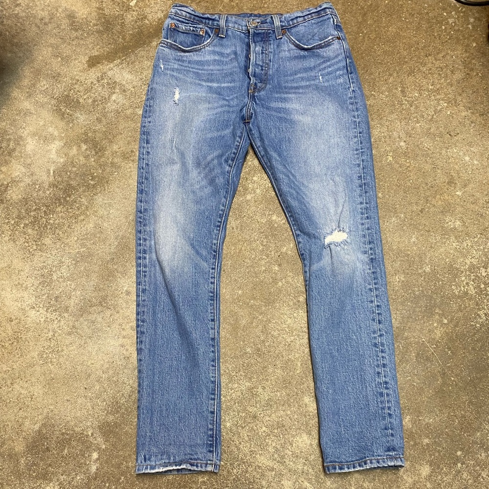 Levi's Women's Skinny Jeans in Medium Blue with Faded Wash
